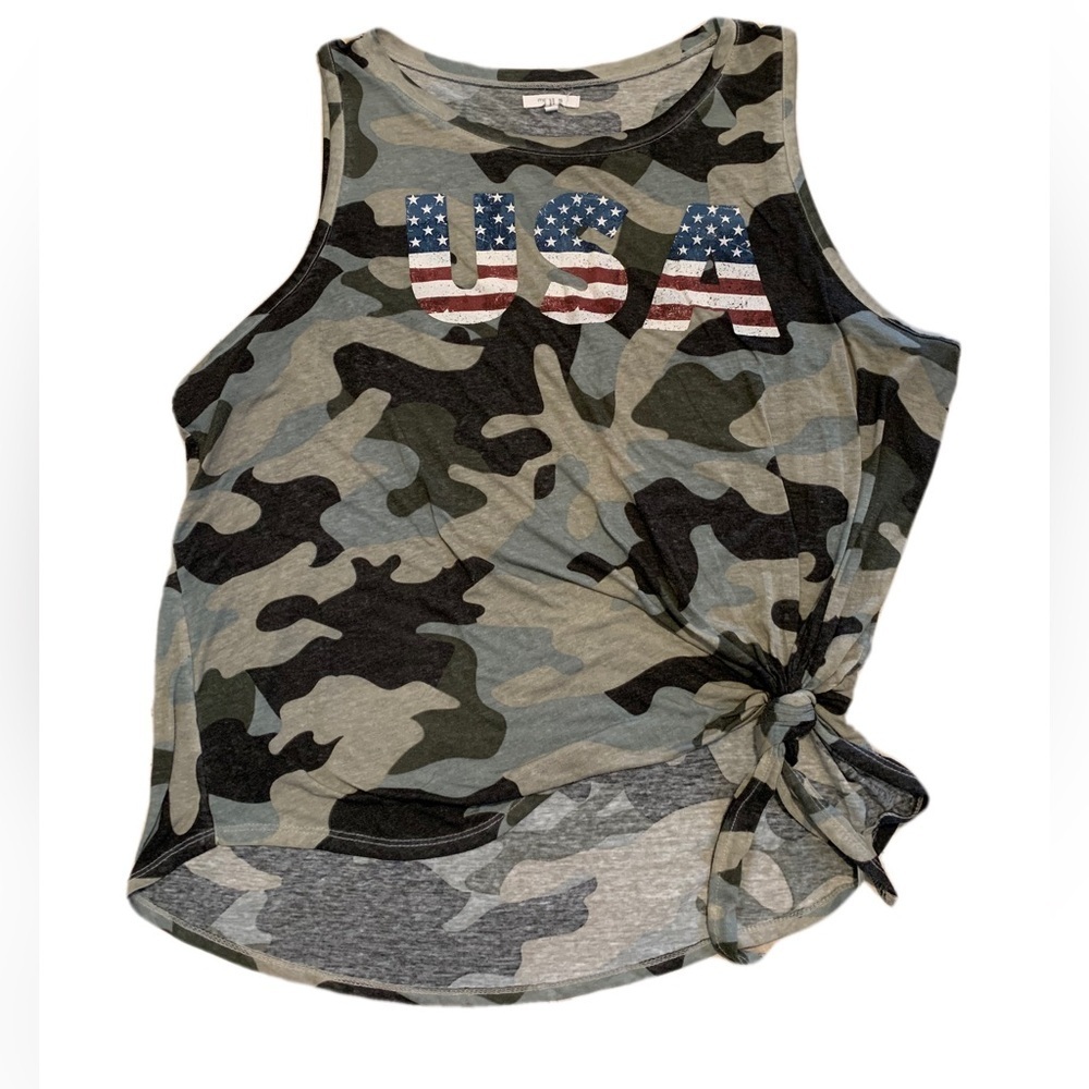 💜 Maurices Size 2 Camo USA Graphic Tie-Front Tank Top